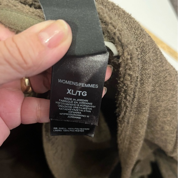 North Face women’s light weight sweater with zip front size XLarge color brown. - Picture 7 of 12